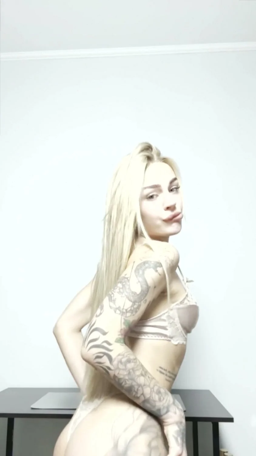 🔞 nasty curvy body nude slut fucking dripping 😈💦 See OF image 3