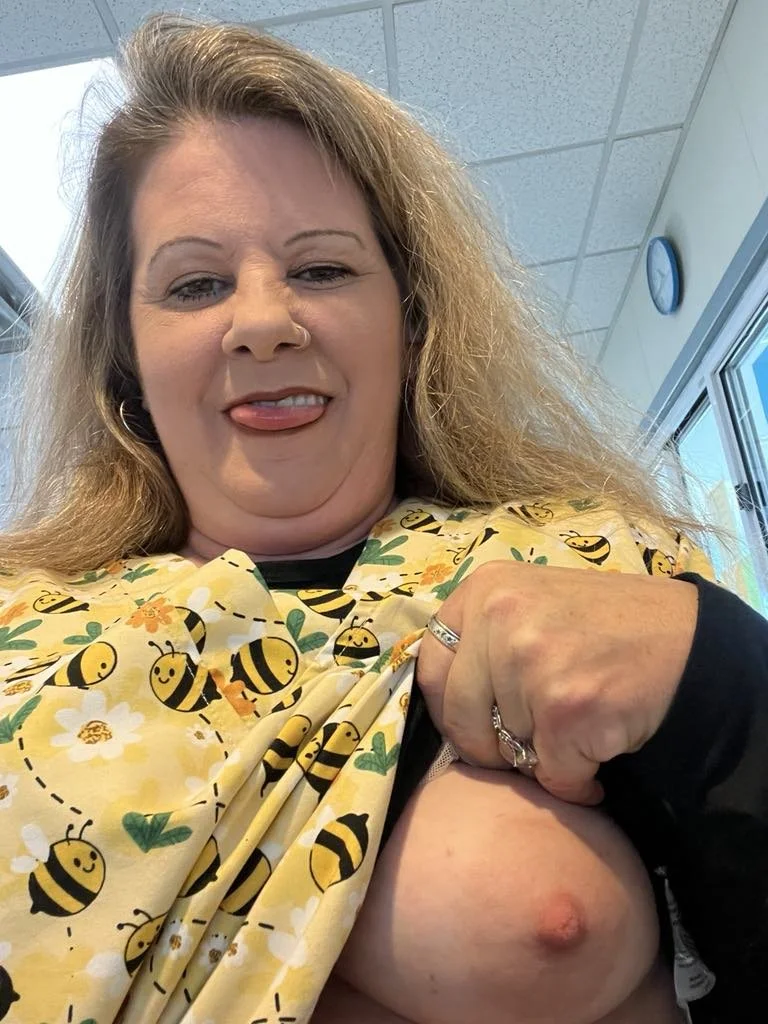 I’m feeling like a😈lil🐝today! Made a 😈lil💦Pee! image 10