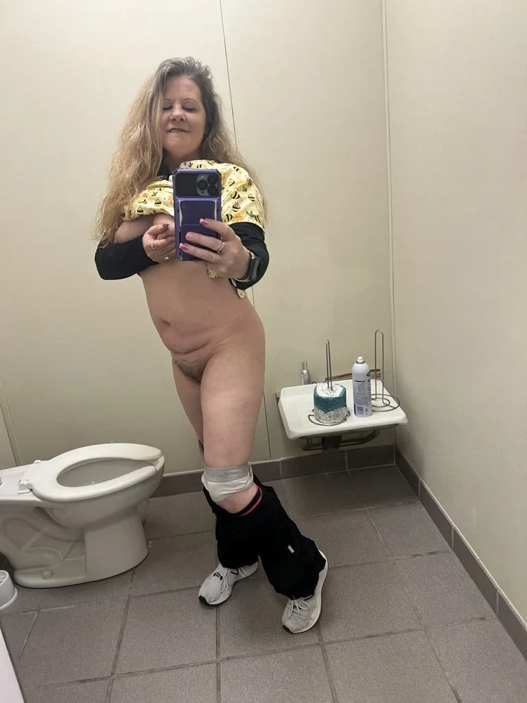 I’m feeling like a😈lil🐝today! Made a 😈lil💦Pee! image 4
