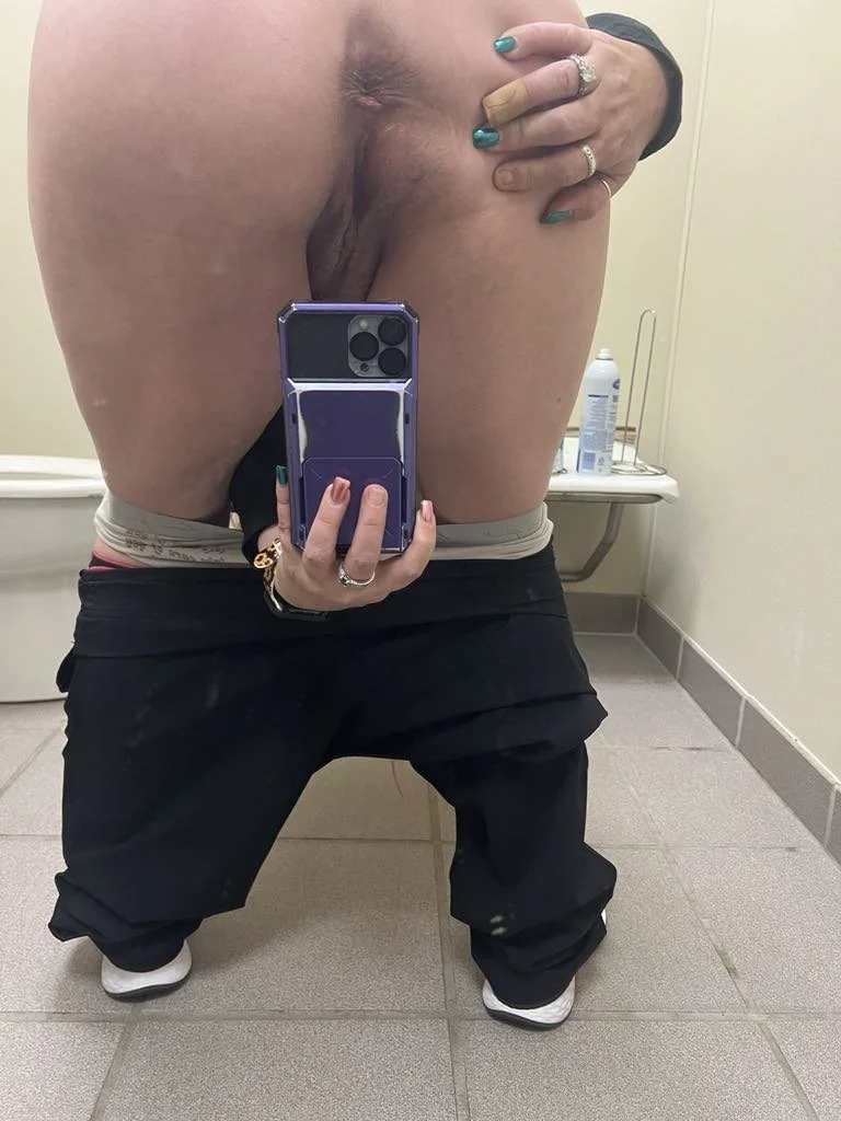 I’m feeling like a😈lil🐝today! Made a 😈lil💦Pee! image 6
