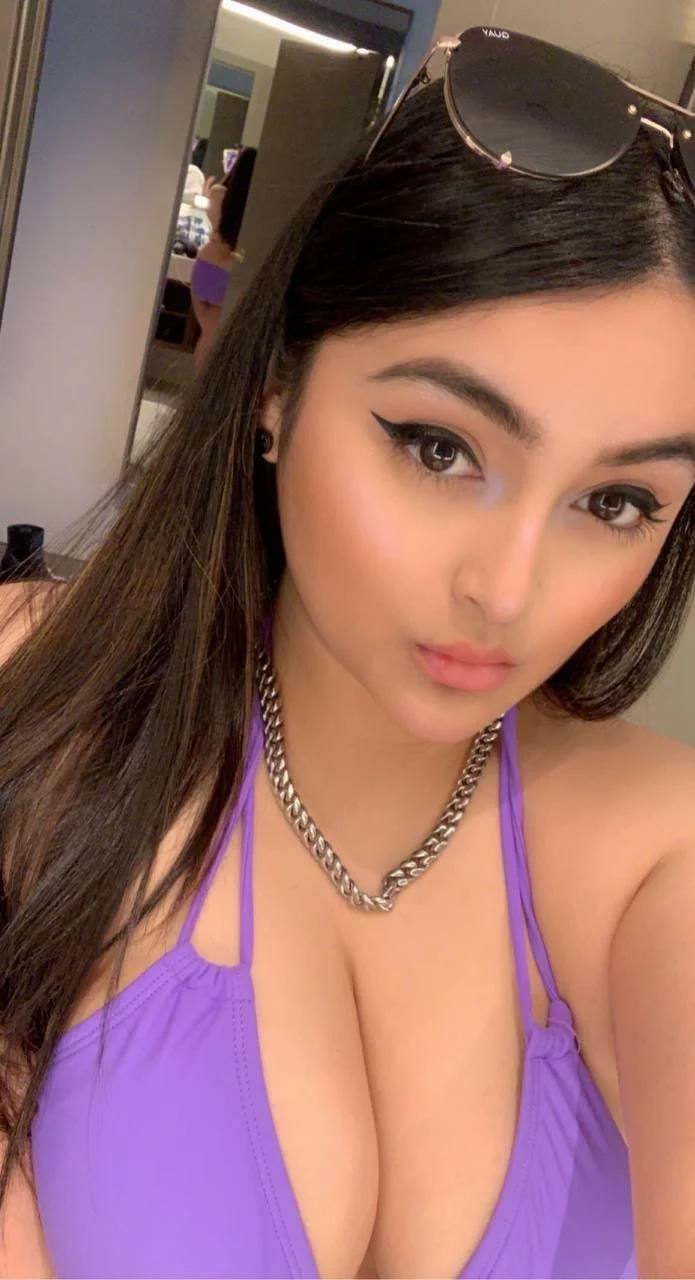 Sexy GF Gisille Wants to Be Seen image 2