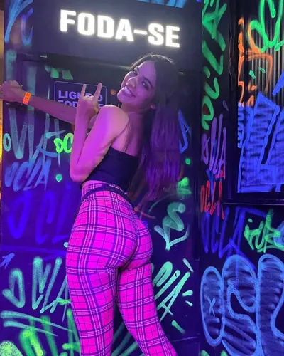 novinha rabuda D 1 cover image
