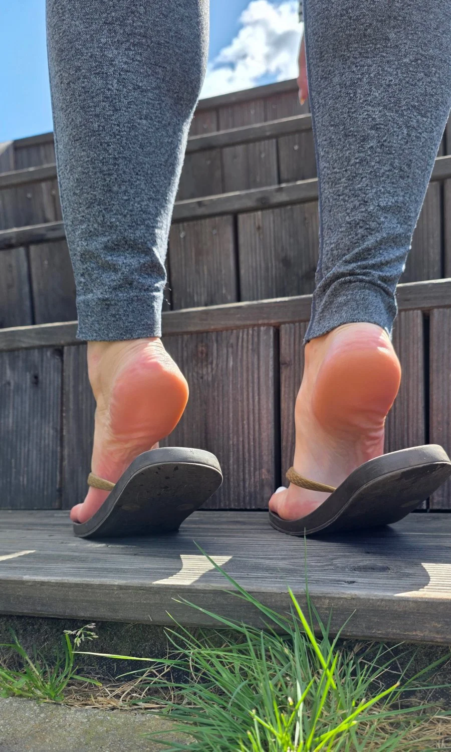 Feet photoshoot with blonde housewife in her backyard main image