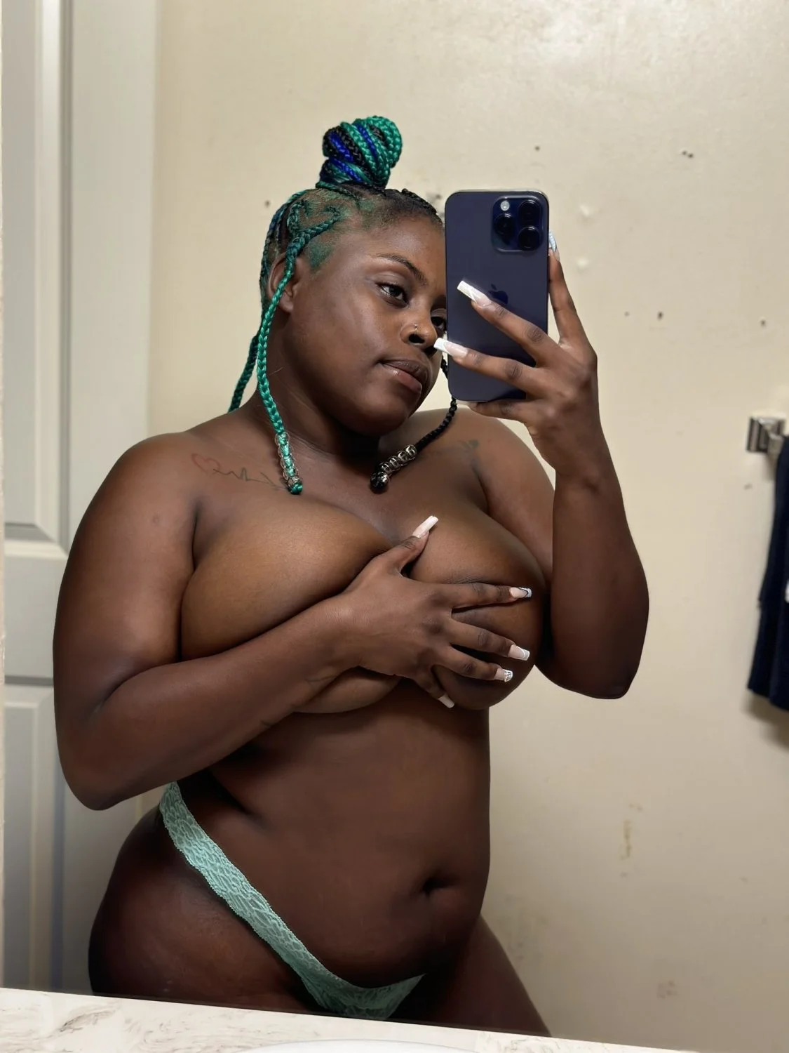 Ratchet Single Mom image 17