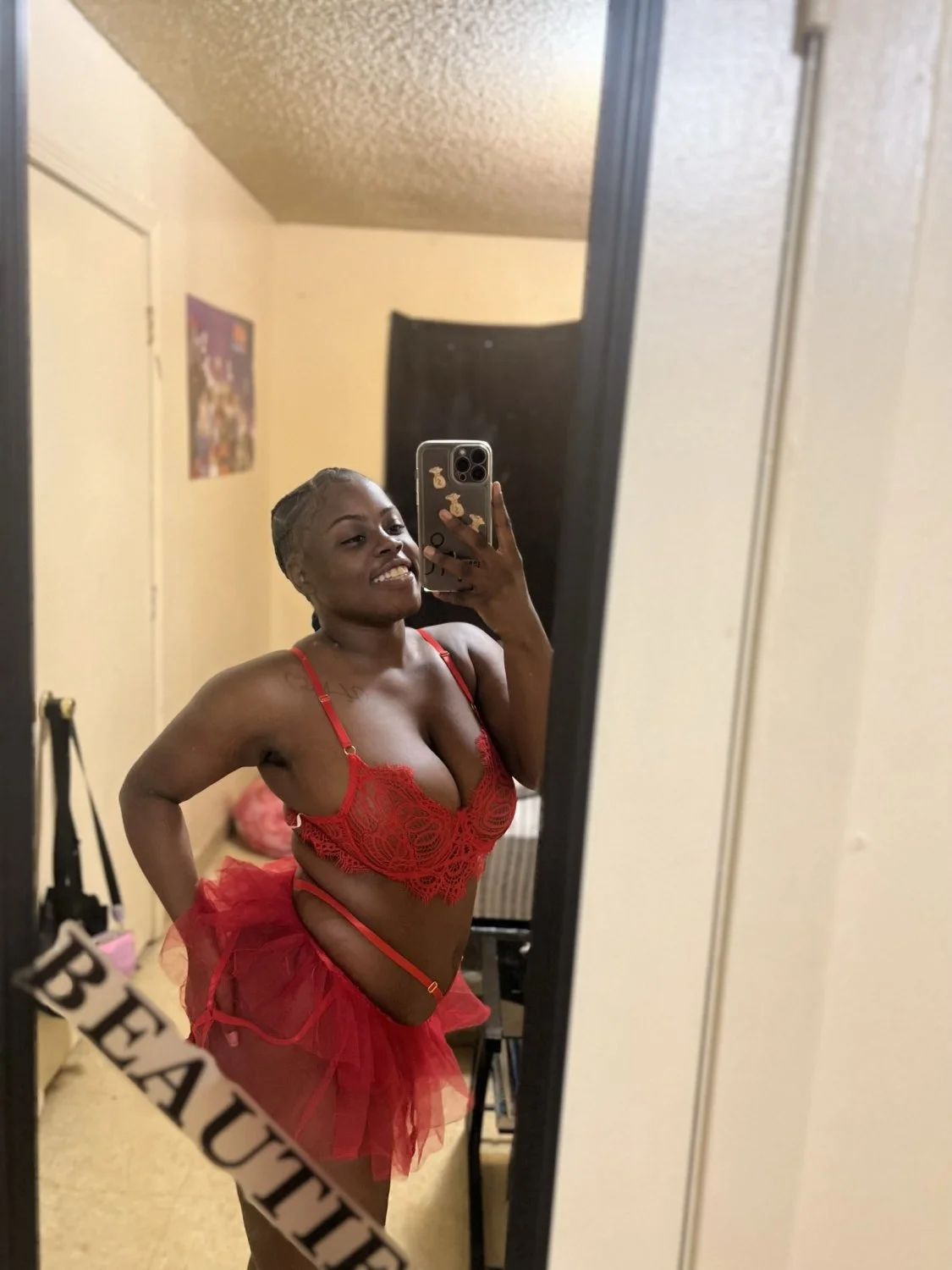 Ratchet Single Mom image 9