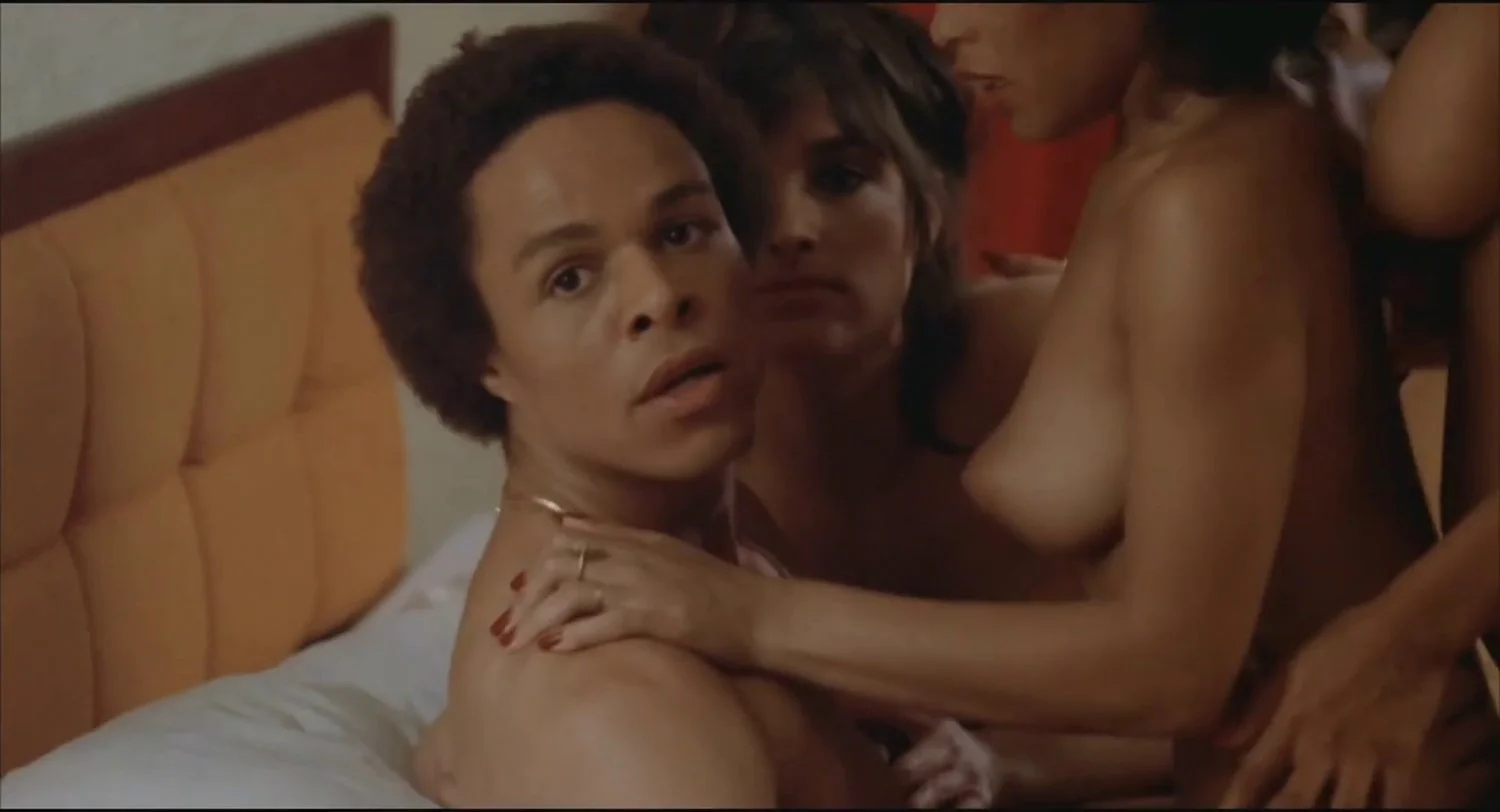 Caught having sex with three hookers 😮 image 6