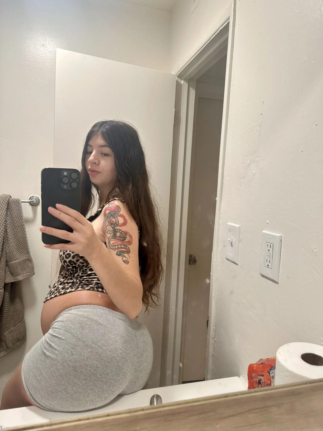 Dumb little hoe image 19
