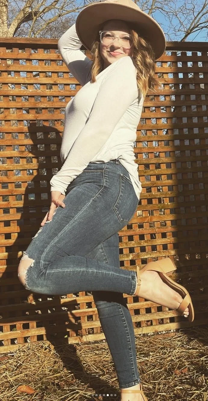 Dana is the perfect glasses cutie image 18