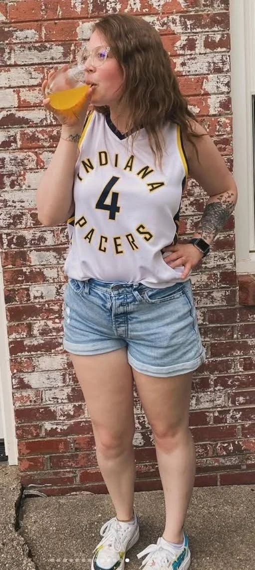 Dana is the perfect glasses cutie image 3