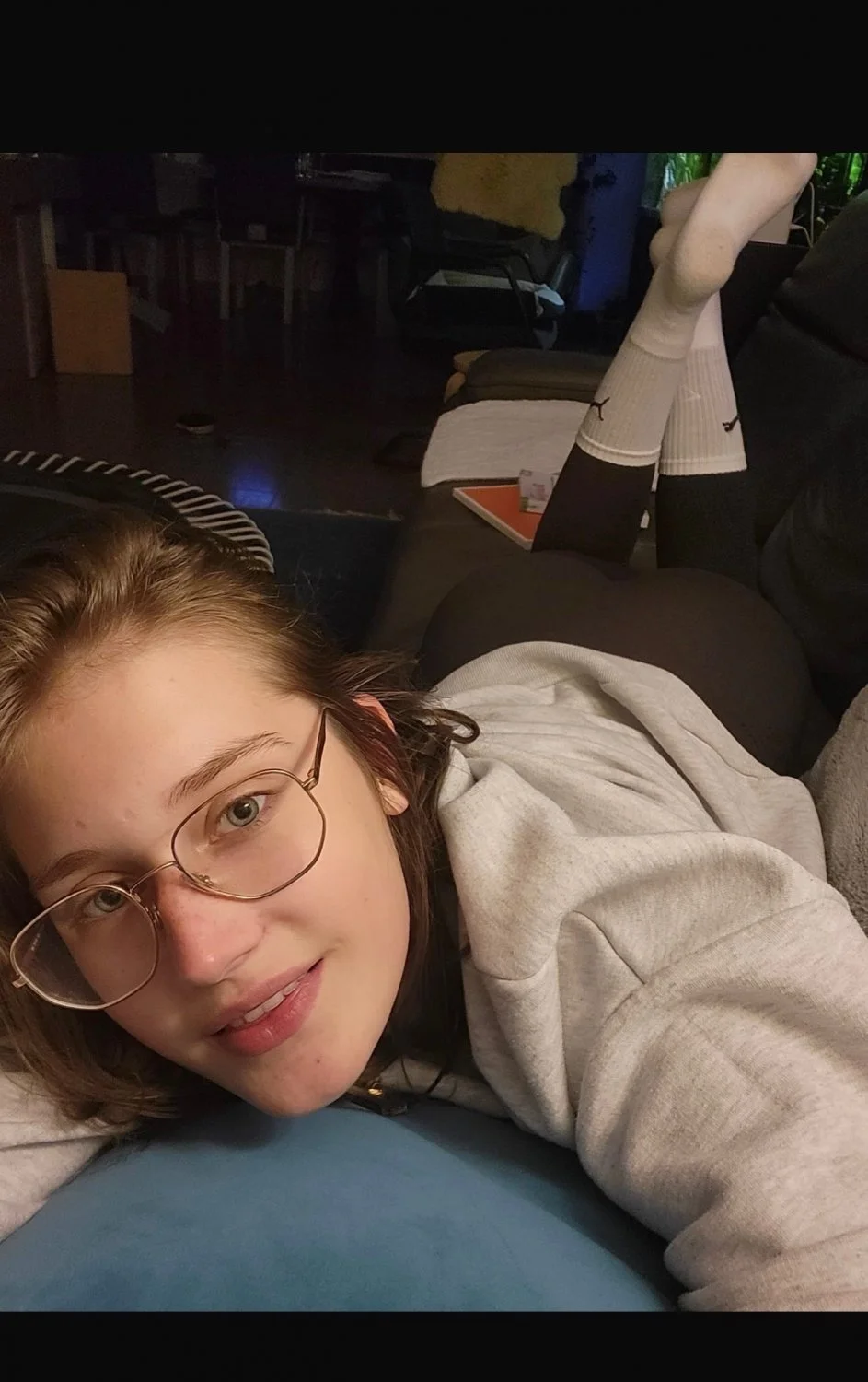 21yo Swiss wants exposure image 10