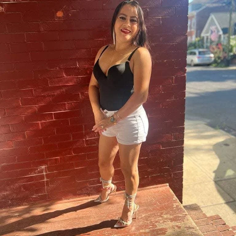 Hotwife image 10