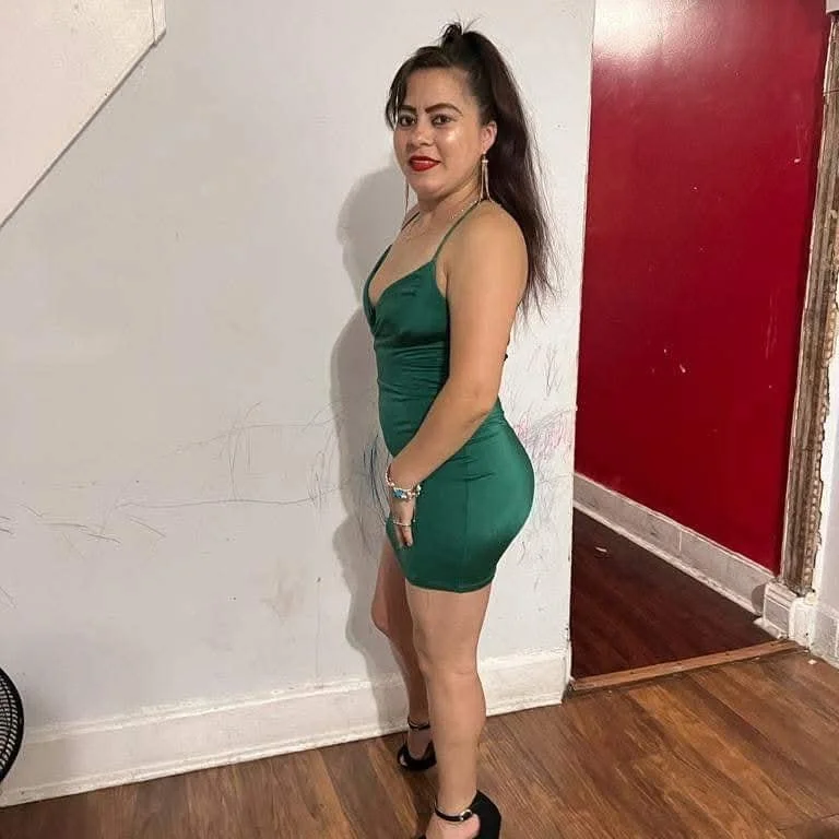 Hotwife image 11
