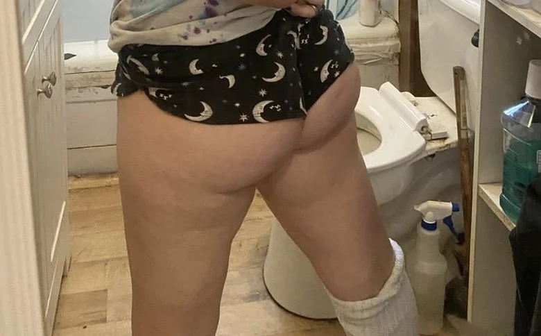 Curvy ass cousin main image