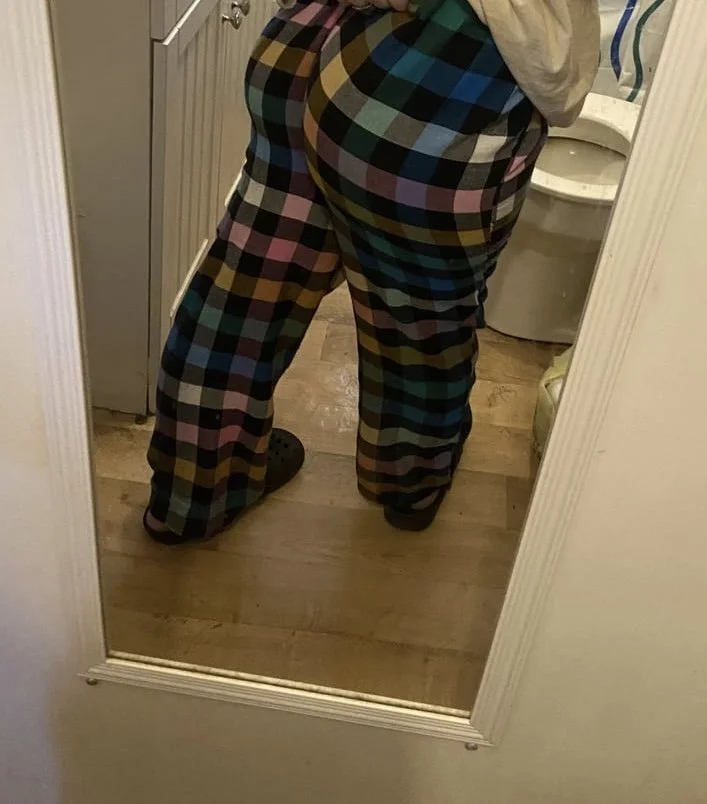 Curvy ass cousin image 3