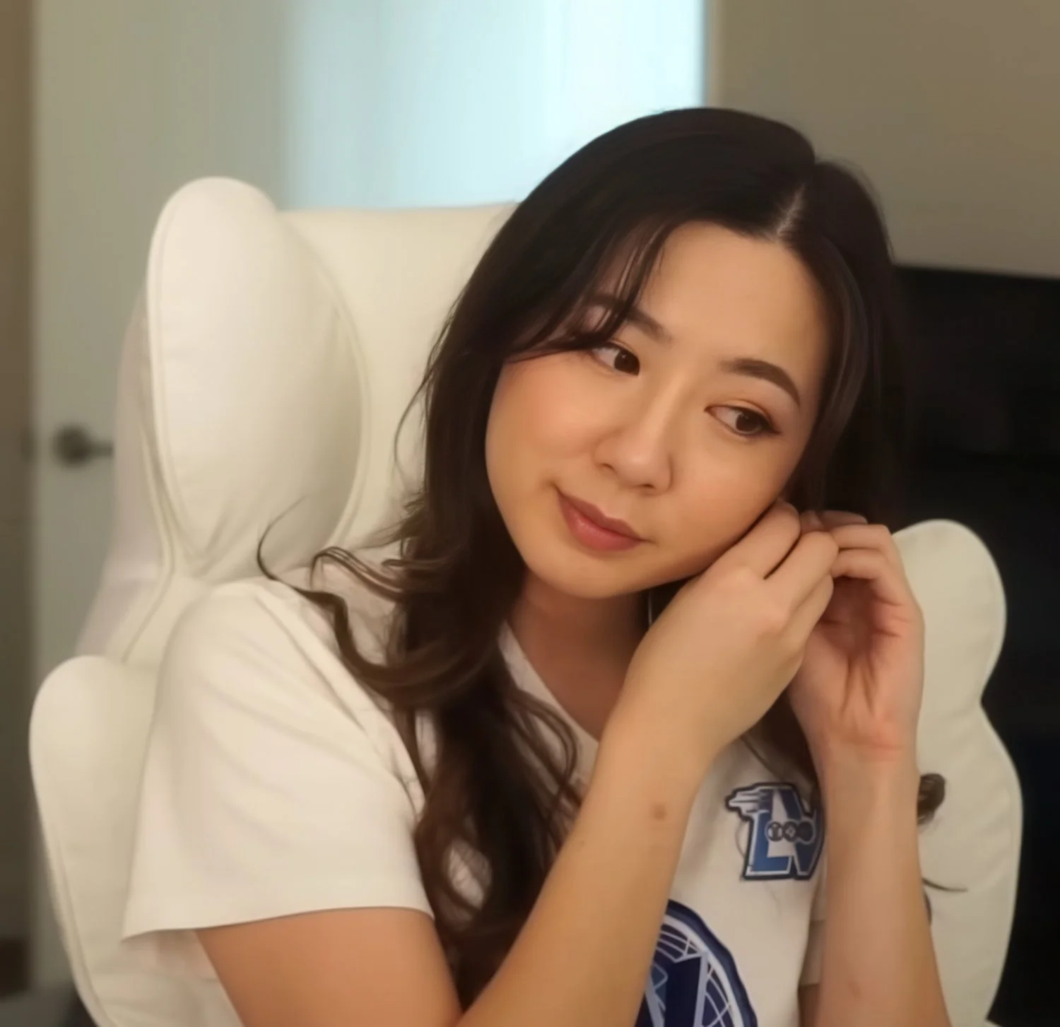 Fuslie [6] image 14