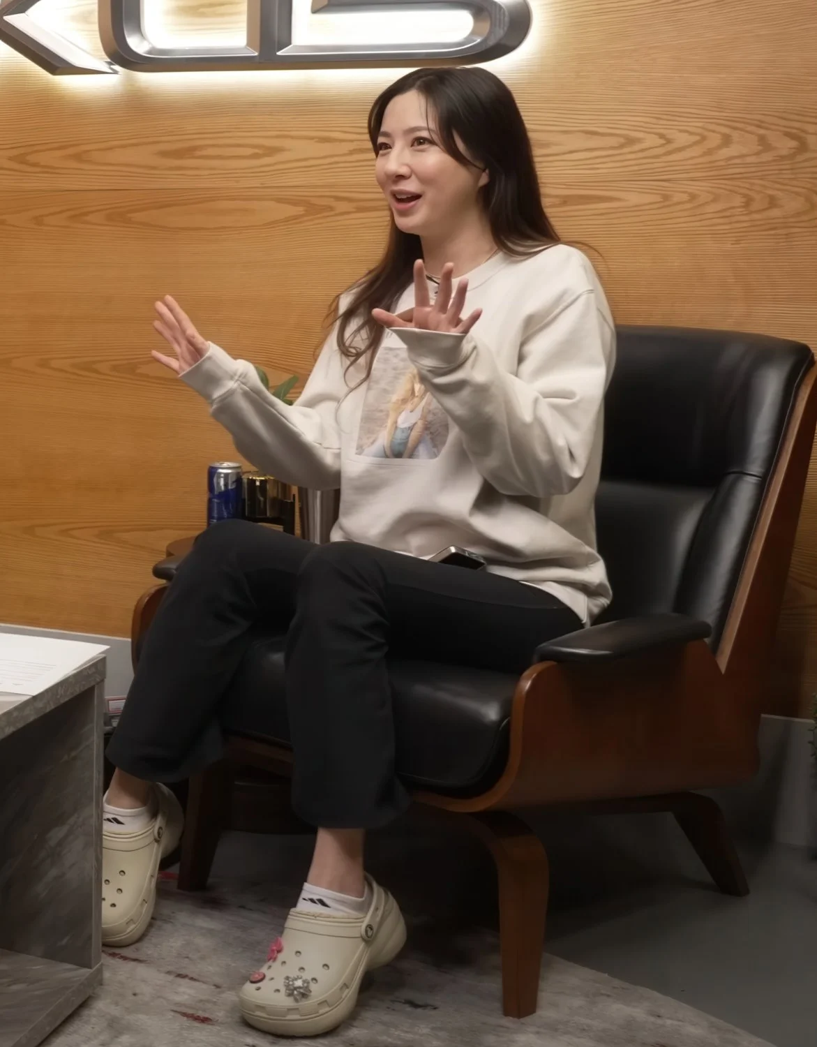Fuslie [6] image 49