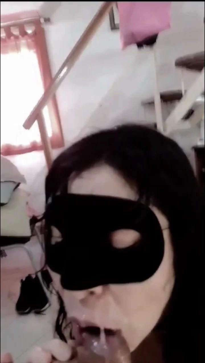 Gorda chupa pija y se hace acabar en la boca 💦 que sucia la hija de puta 🔥 image 4
