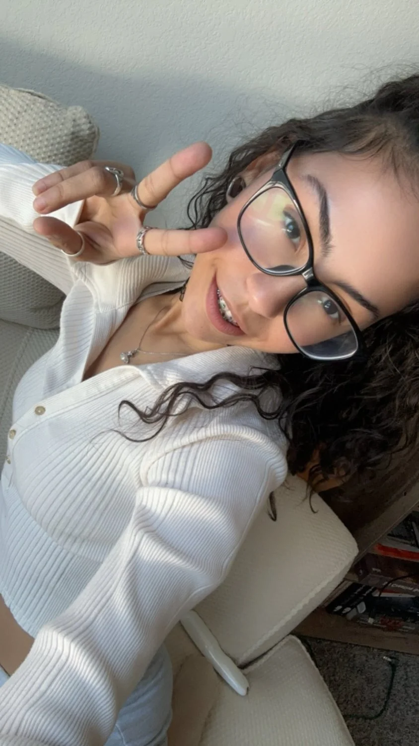 Petite skinny teen Emmy image 39