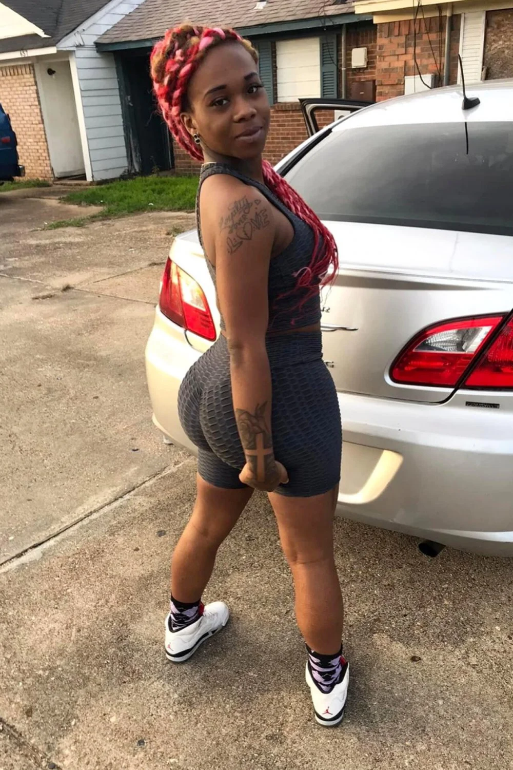 Hood Baddie image 4