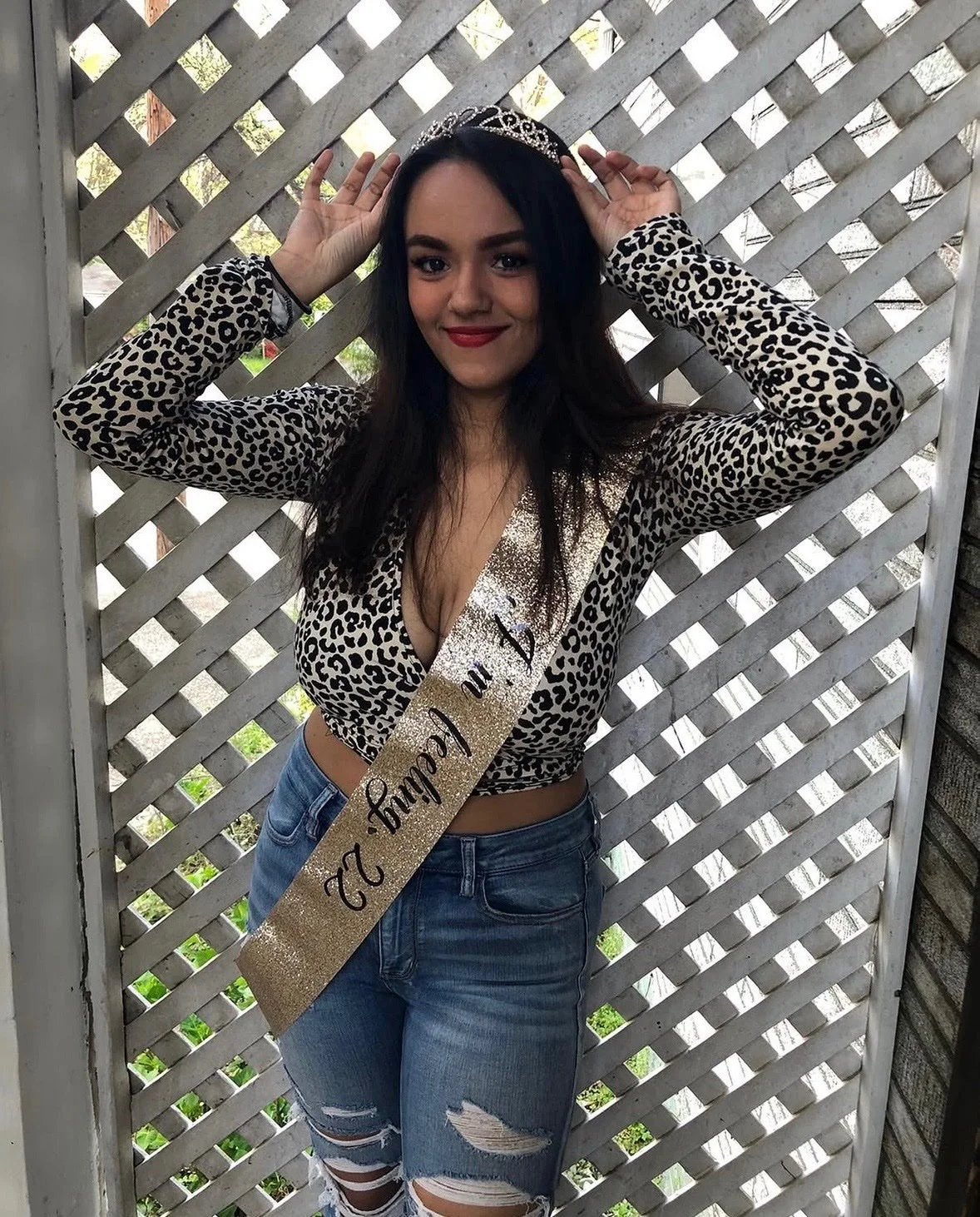 Sahar's Big Breasts on display image 17