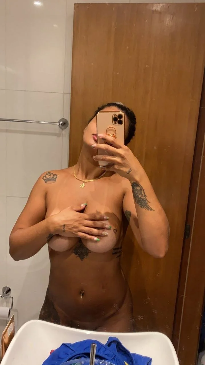 Loira gostosa sarada colocou o celular na manutenção cheio de nudes _1yV main image