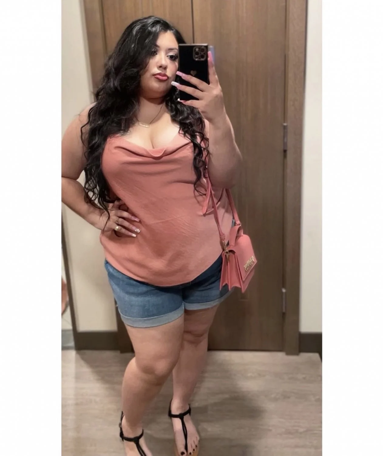 Sexy Gordibuena latina image 2