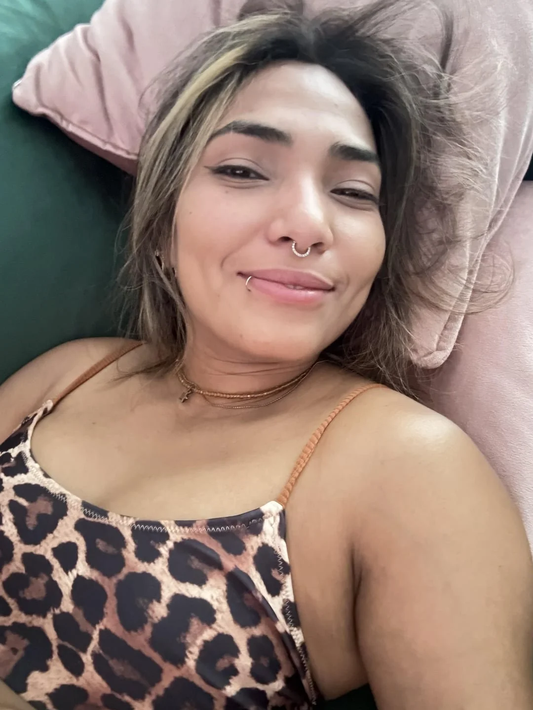 latina emily image 32