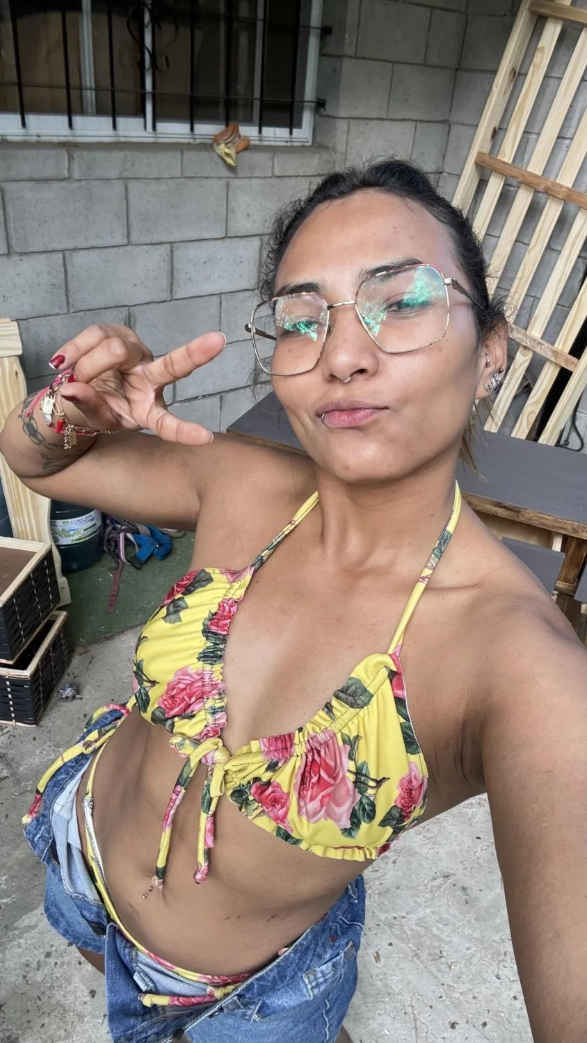 latina emily image 40