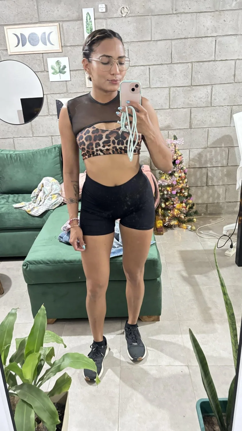 latina emily image 6