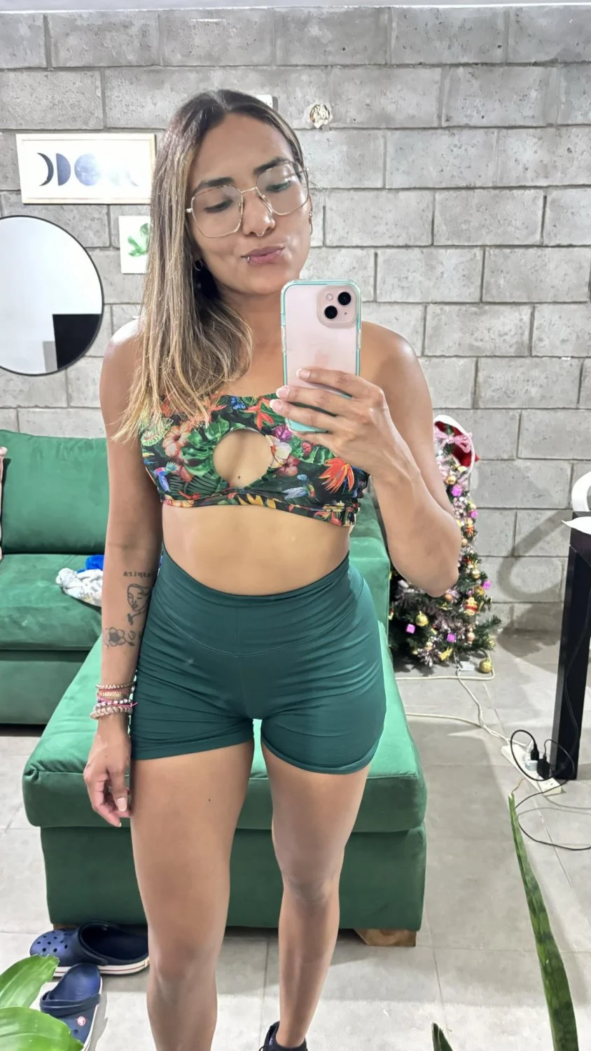 latina emily image 9