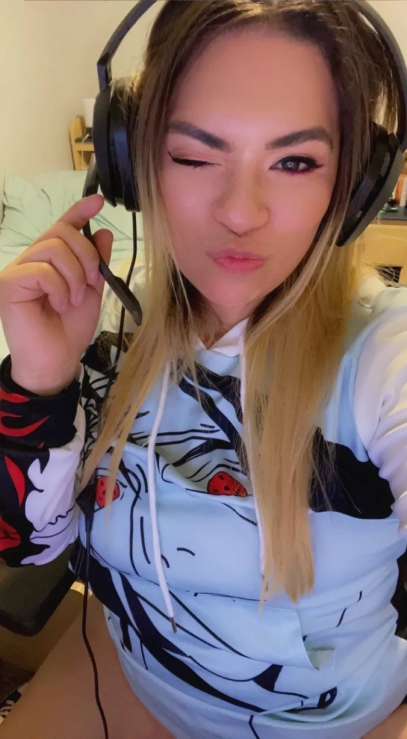 Michigan latina couldn’t help but show her tiny tits off while gaming image 3