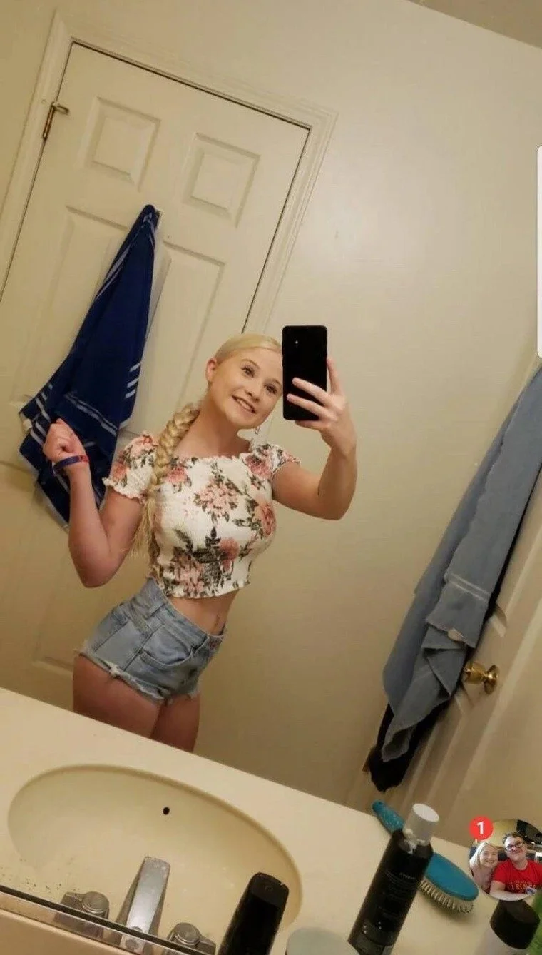 Brenda una colegiala mexicana image 9