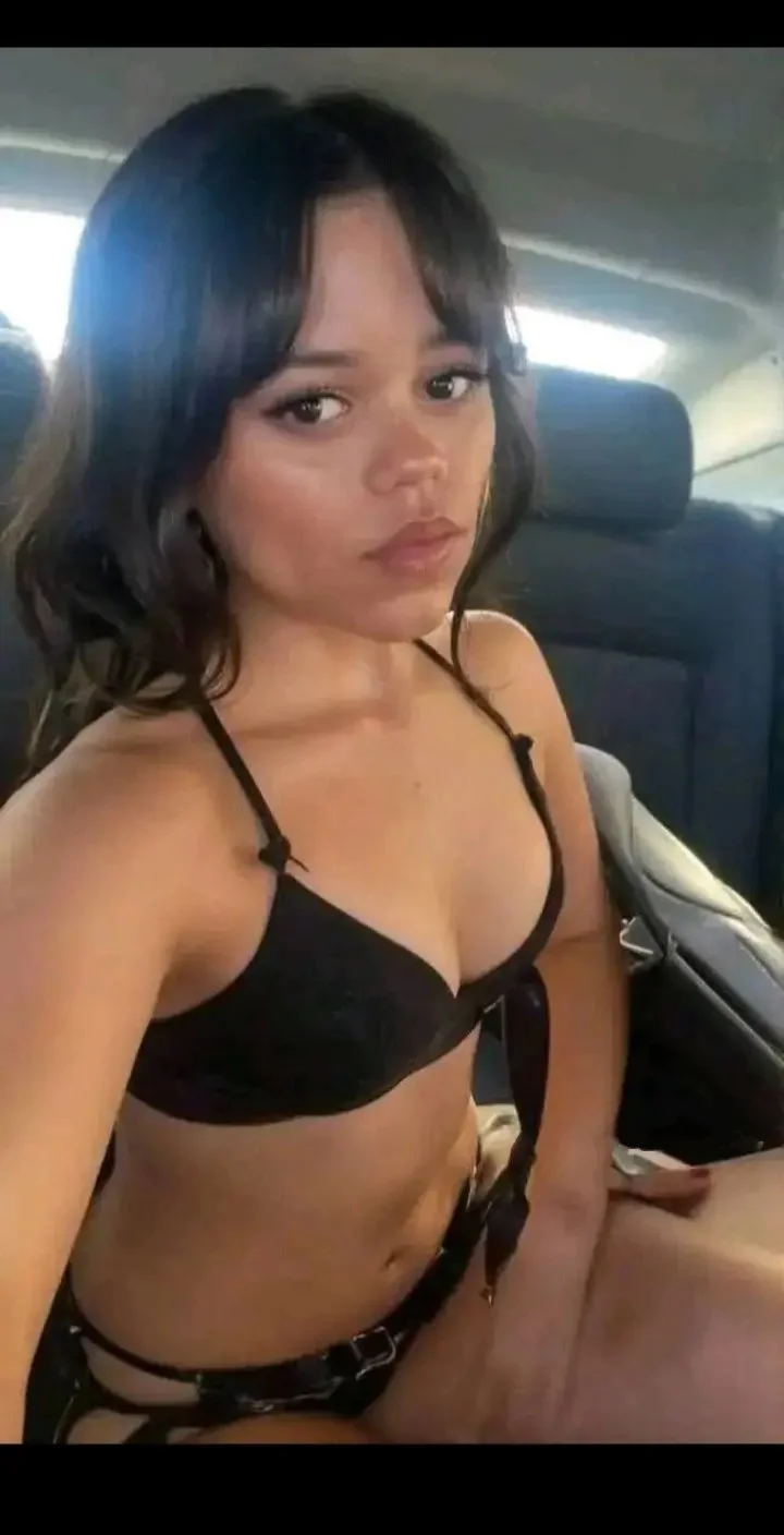 Jenna Ortega y Emma Myers image 6