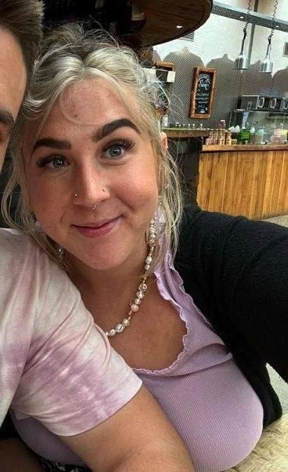 Lizzie 30 image 17