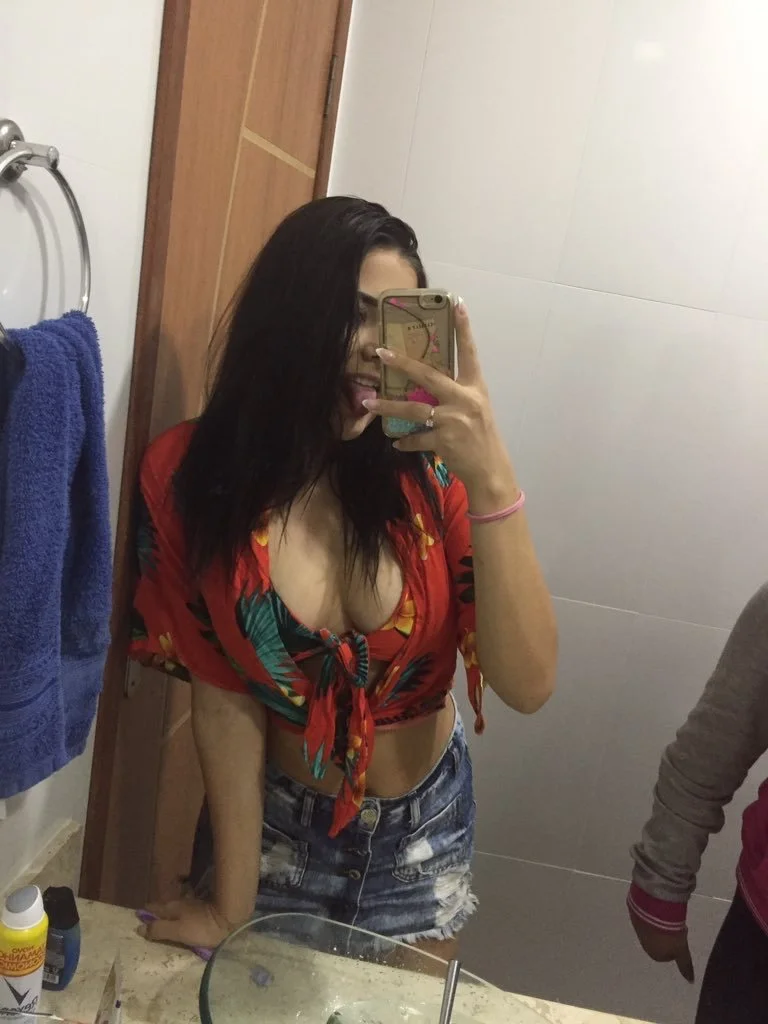 Jamilly Martins gostosinha que adora se ixibir de Gv main image
