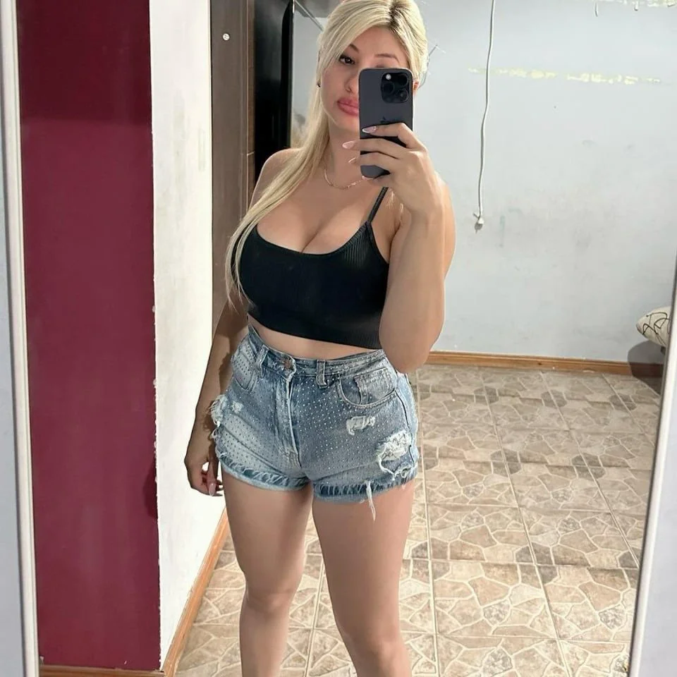 Arizona divorced MILF big beautiful tits image 10