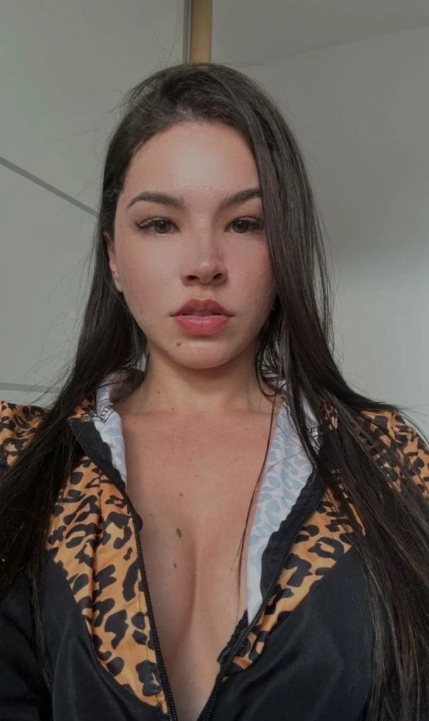 Brasileira novinha e linda foi pro adulto.Sexo maravilhoso de ladinho,peitinhos lindos e durinhos image 2