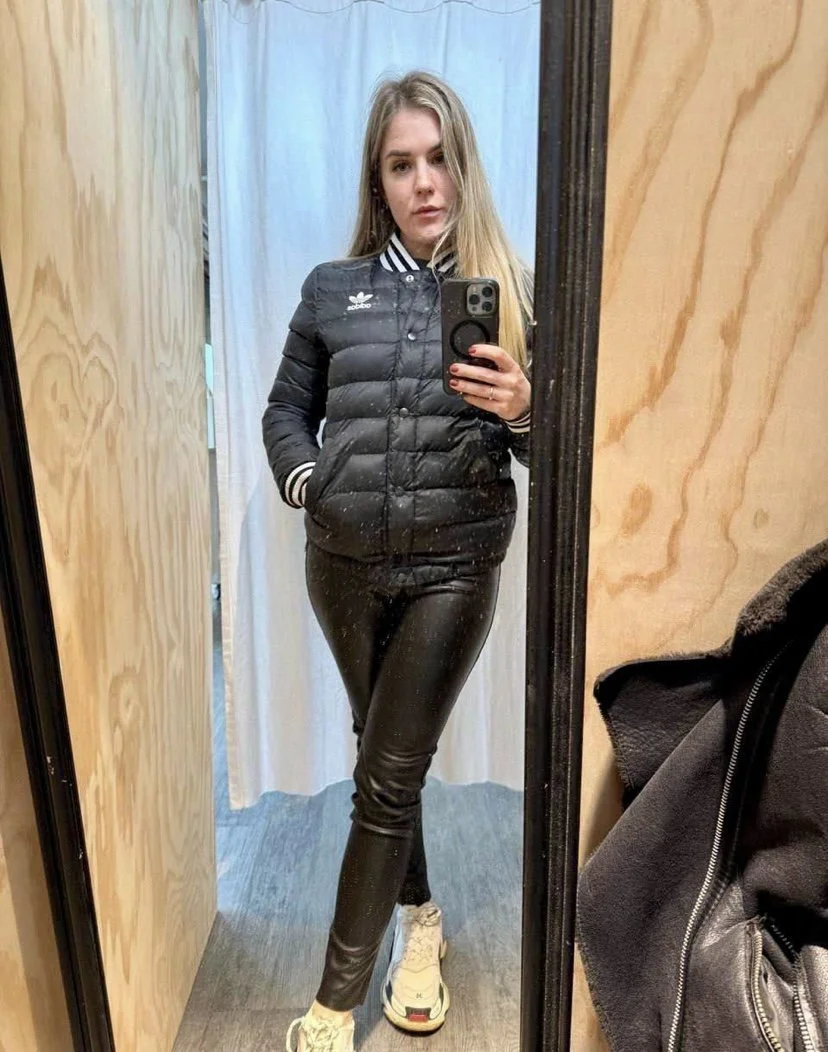 Caught wife shows off image 3