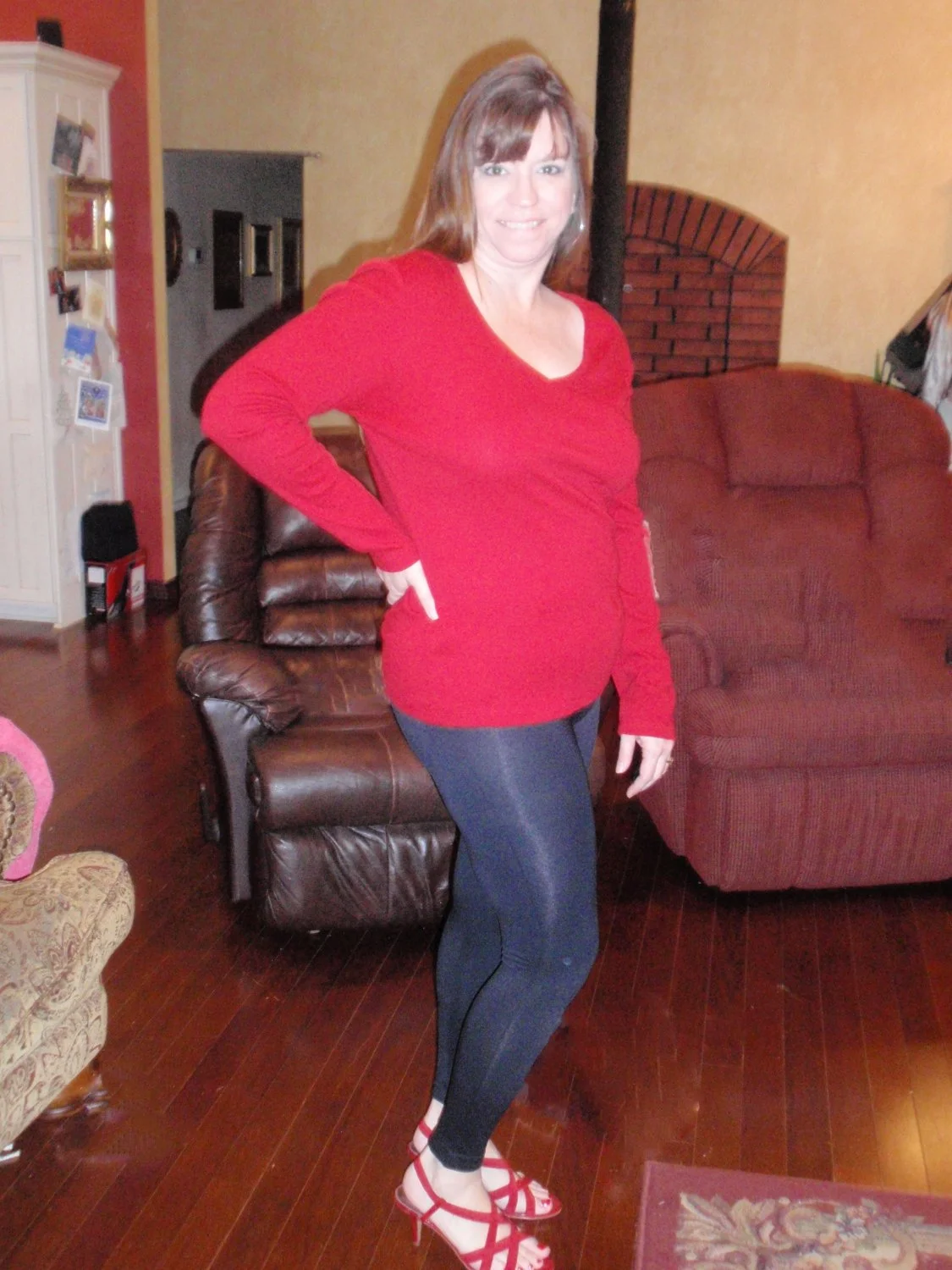 Naked MILF Posing 4 main image