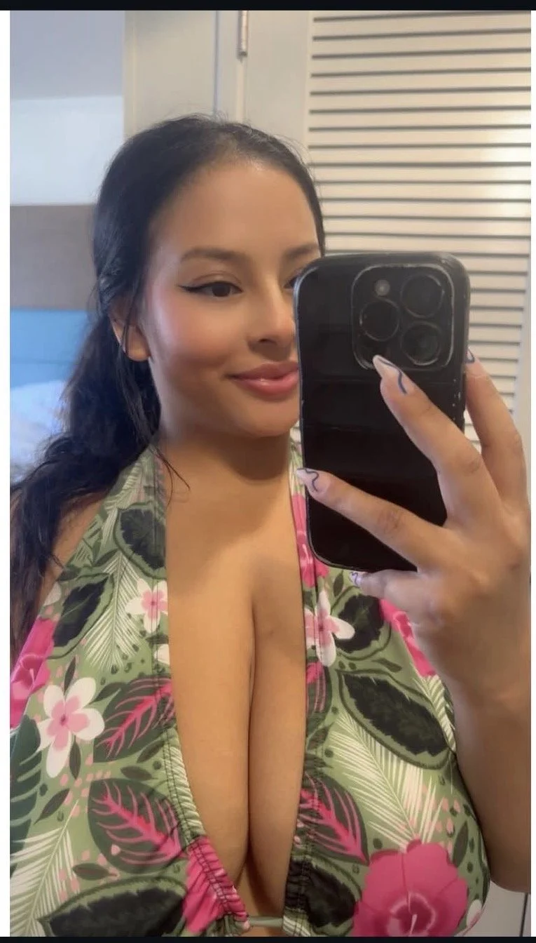 Giselles huge latina tits image 2