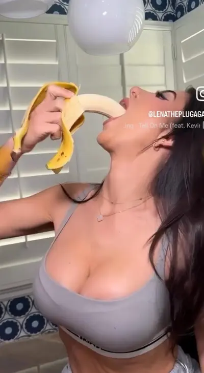 SPH 🤏🏻: Size Queen 👑 deep throats & deep thots 💭 cover image