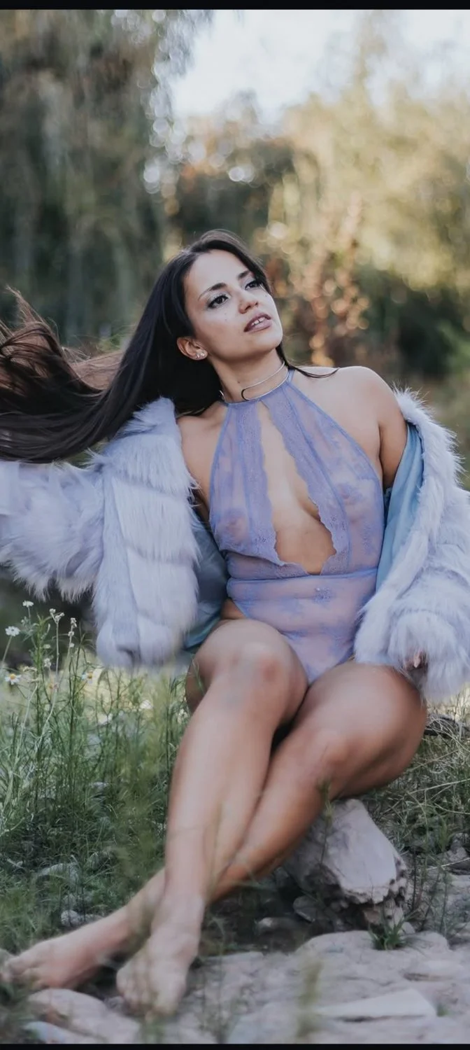 Cata, chilena morena image 7