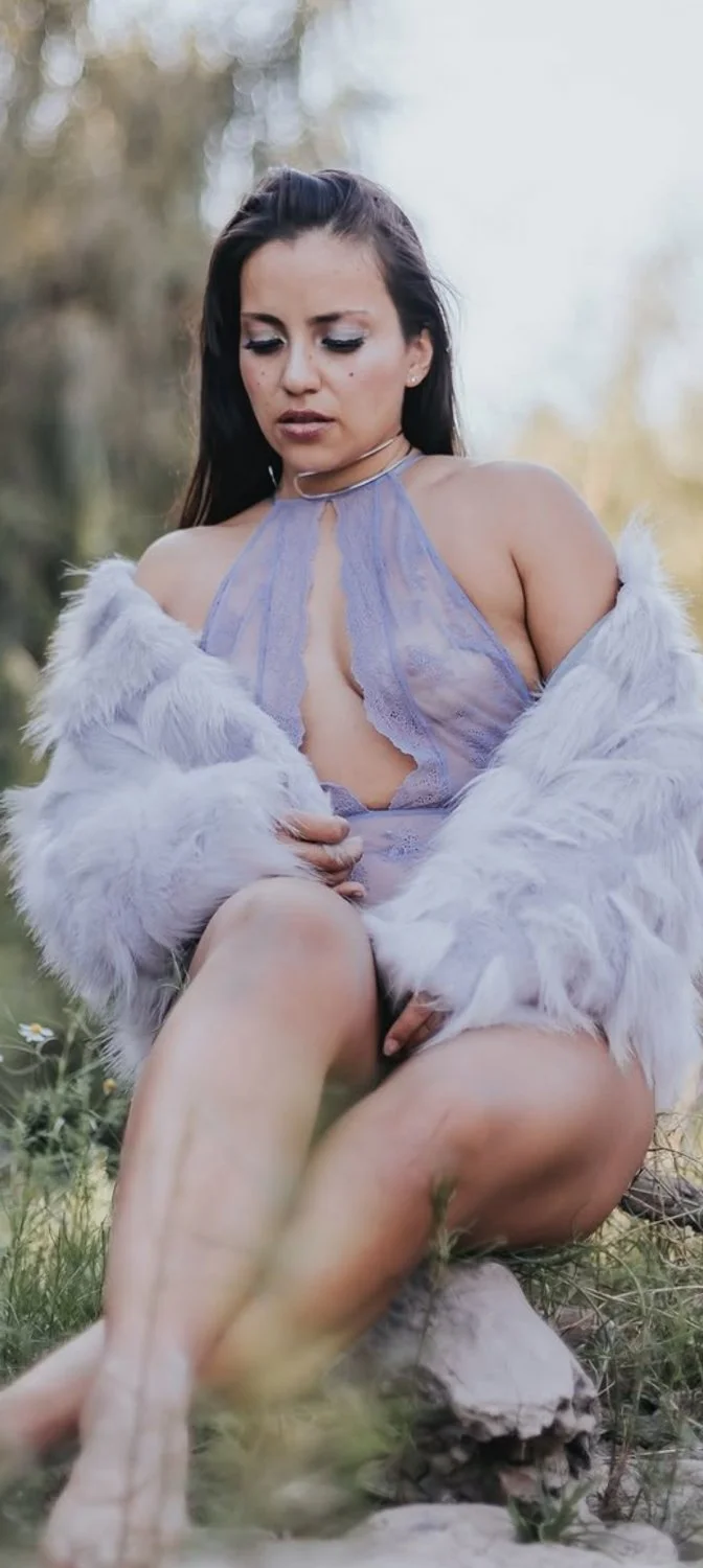 Cata, chilena morena image 9