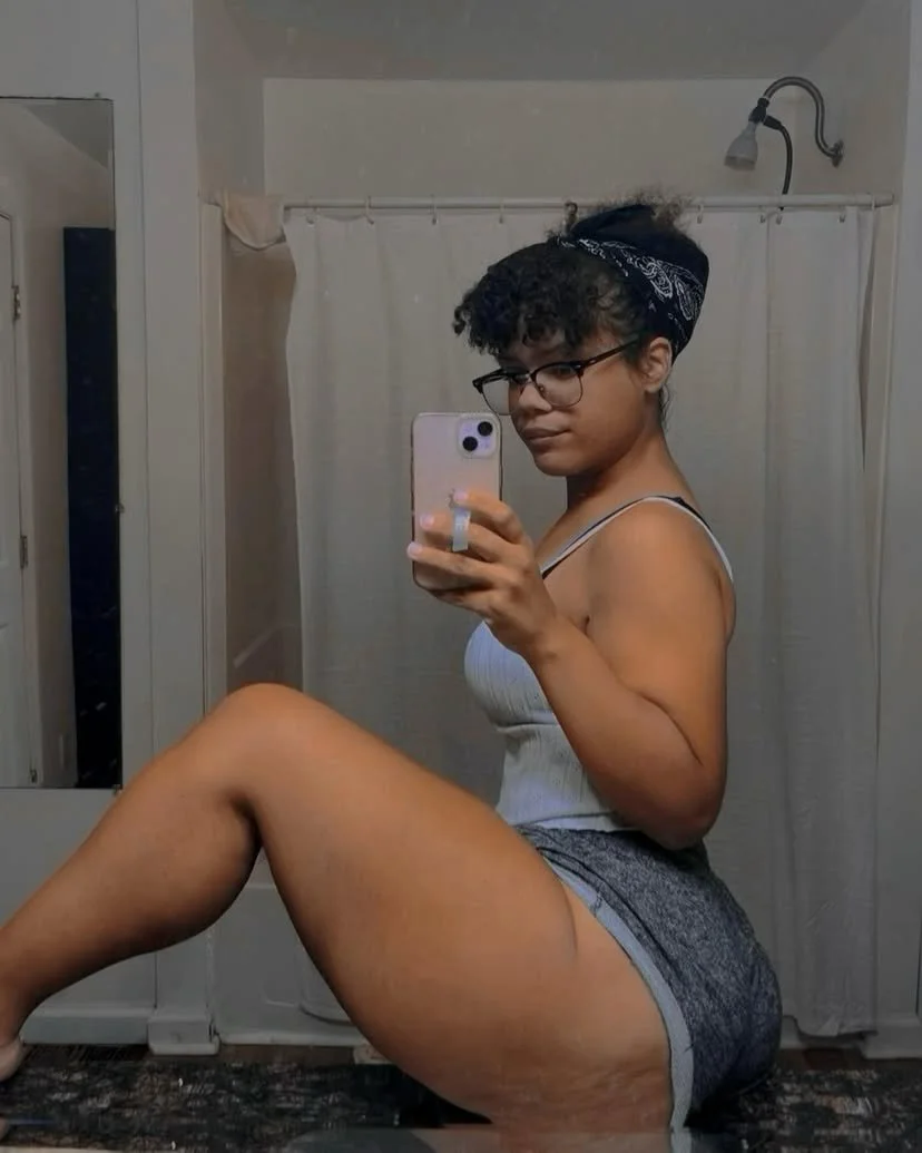 Ass so fat i know it eat the dick up image 2