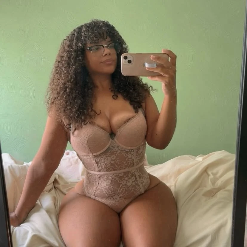 Ass so fat i know it eat the dick up image 7