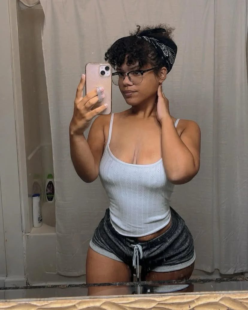 Ass so fat i know it eat the dick up image 8