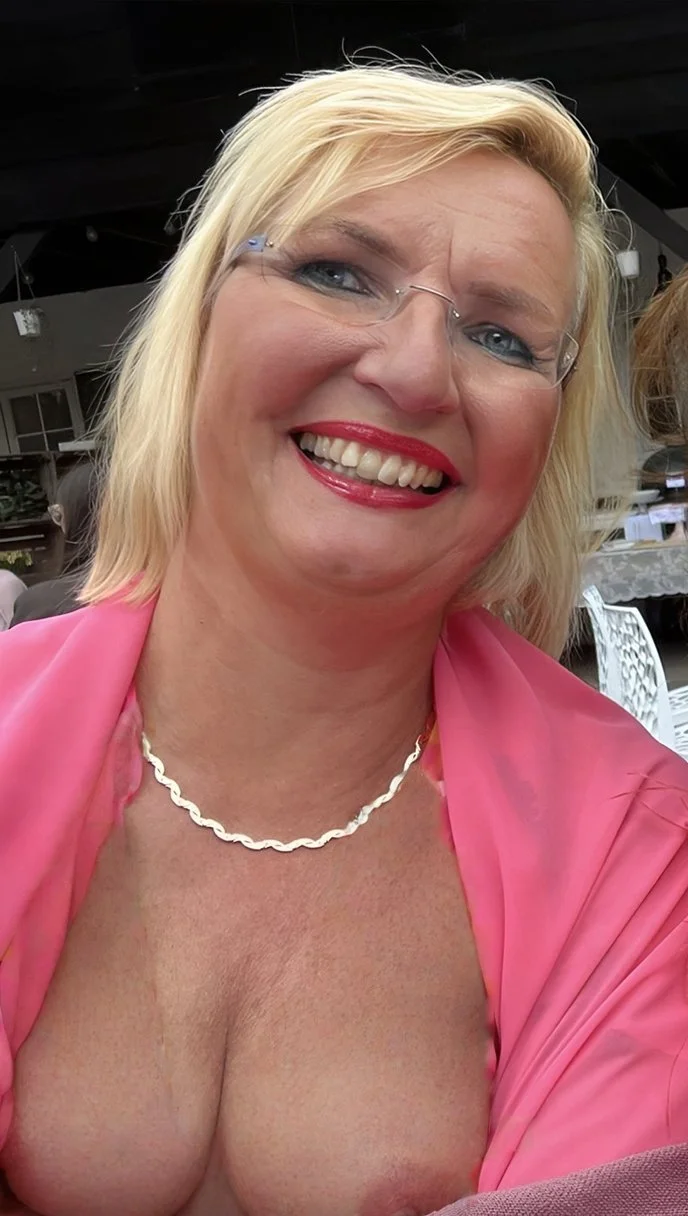 Beautiful Dutch married whore main image