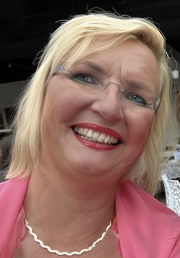 Beautiful Dutch married whore image 17
