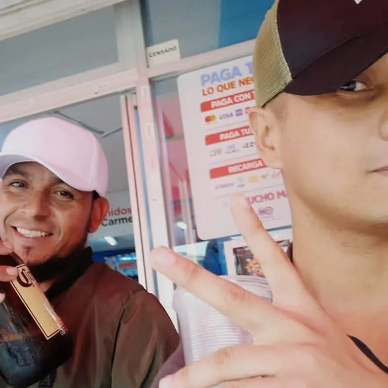 De ser amigos a ser socios pero nimodo le baje la vieja ami amigo y primero el placer y ella image 2