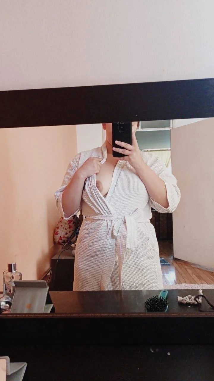 En novio no sabe lo que envía la puta de su novia a sus exs image 14